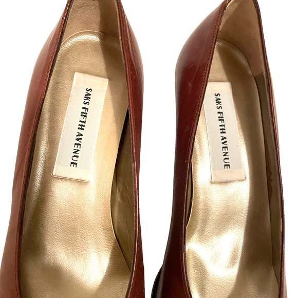 Saks Fifth Avenue Beautiful Brown Leather Pumps Size 6 1/2 B tag still on bottom - Picture 7 of 7